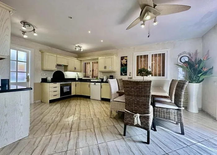 Vacation Station, Golf Del Sur *