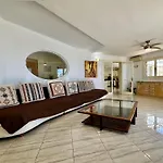 Vacation Station, Golf Del Sur فيلة *